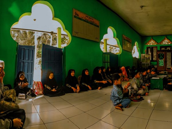 Pembelajaran di TPQ AL HIDAYAH MBAGUN JIWO di Desa Watukelir