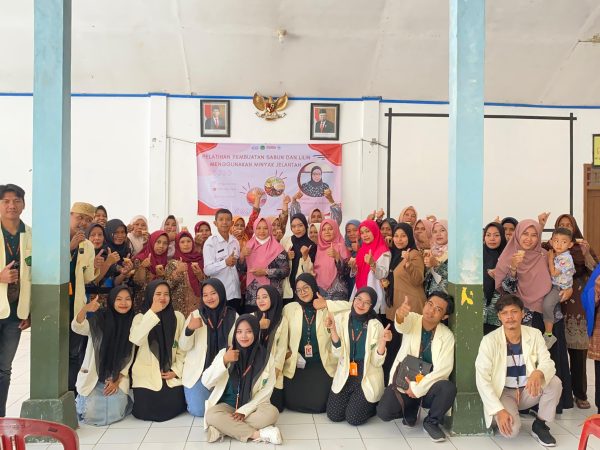 KKN 15 UNUGHA Desa Watukelir: Pemberdayaan Masyarakat Melalui Pelatihan Pengolahan Minyak Jelantah Menjadi Sabun Cuci.